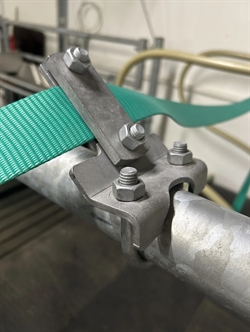 Komplett beslag til bånd, liggebåsbegrenser for 2" rør med 2" U-bøyle og 12 mm bolter