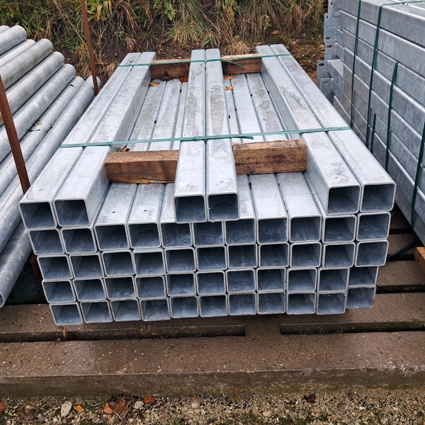 70x70x5 mm. stolpe for nedstøping