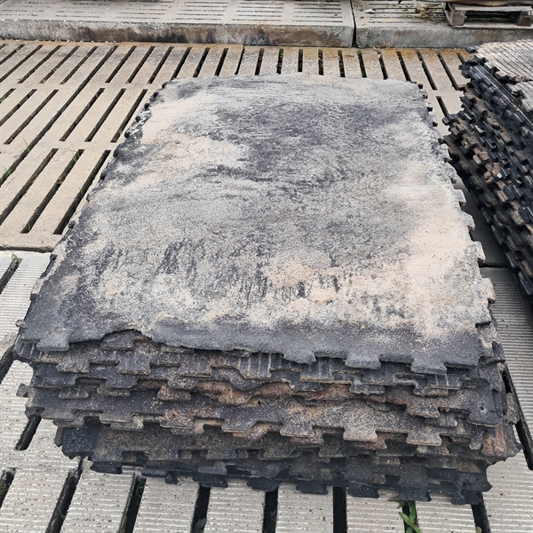 46 stk. brukte gummimatter 20 mm. 180x120 cm. 2. sortering G101