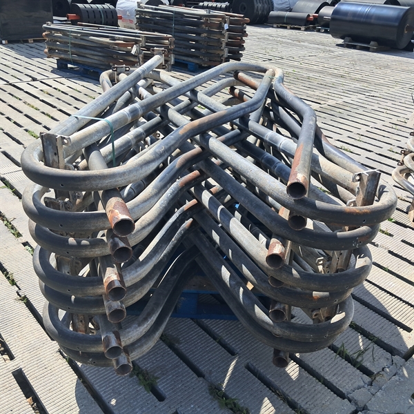 32 stk. brukte 2" sengebøyler lengde: 2 m. Cc: 0,81 m. S544