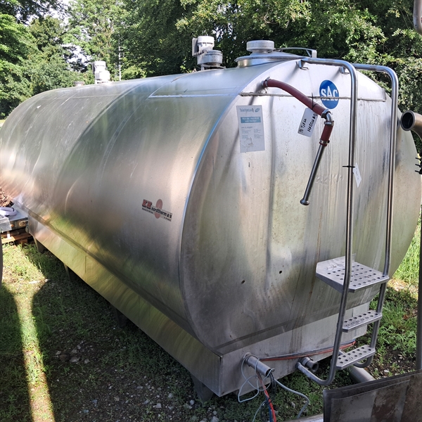 1 stk. brukt "Røka" kjøletank 8000 l. 470x190x230 cm. Tank 10