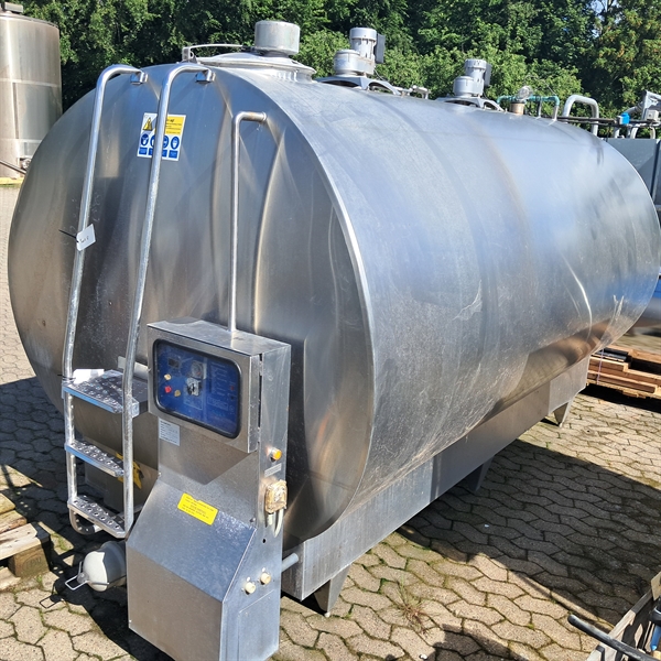 1 stk. brukt "Røka" kjøletank 6000 l. 350x190x240 cm. Tank 12