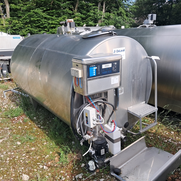 1 stk. brukt "DeLaval" kjøletank 3200 l. 300x150x190 cm. Tank 2