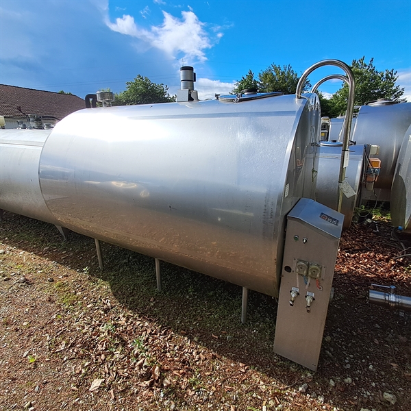 1 stk. brukt kjøletank 4000 l. 280x165x220 cm. Tank 5