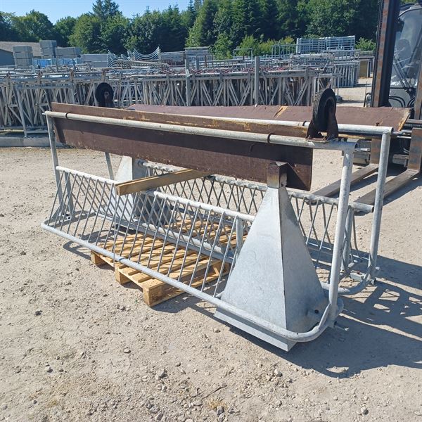 2 stk. brukte 1½" grinder med høyhekk lengde: 2,75 m høyde: 1 m 