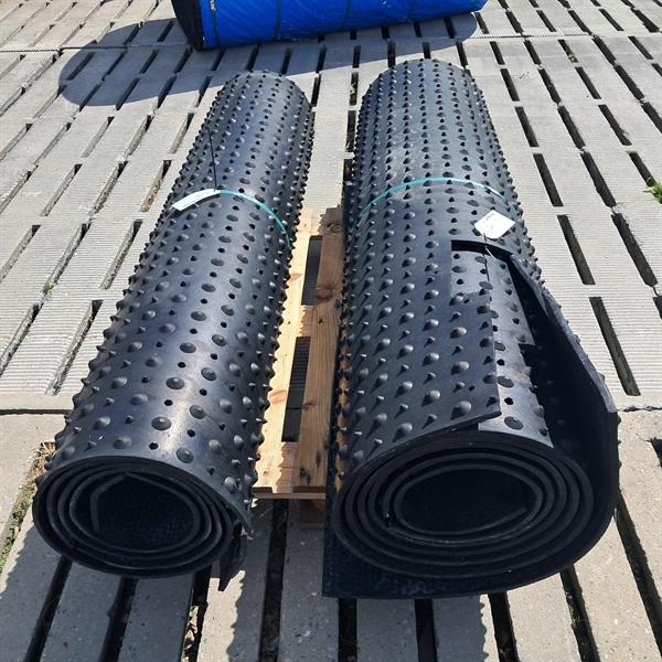 Brukt rullematte 20 mm. bredde: 1,80 m. 2. sortering 